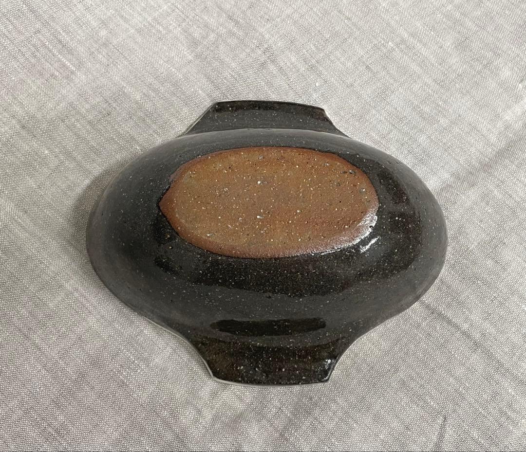 岩井窯　山本教行さん　白掛線描赤絵　耳付楕円鉢　中サイズ