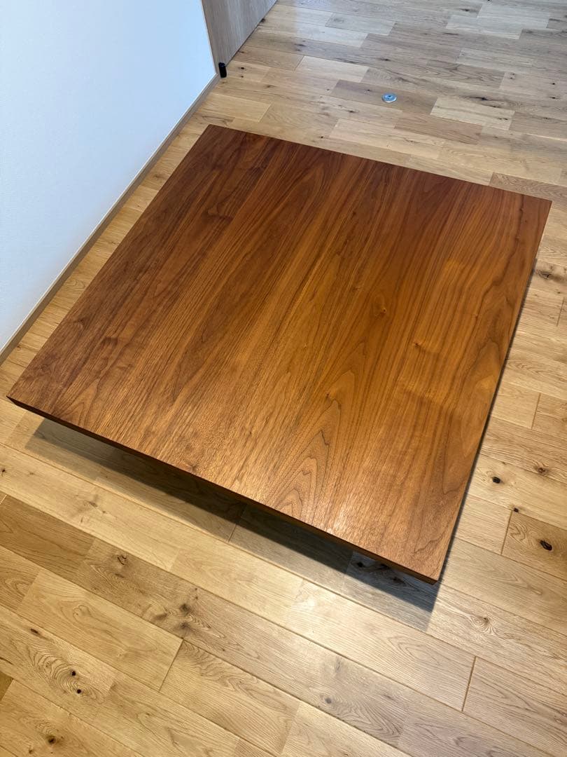 マスターウォール　リビングローテーブル