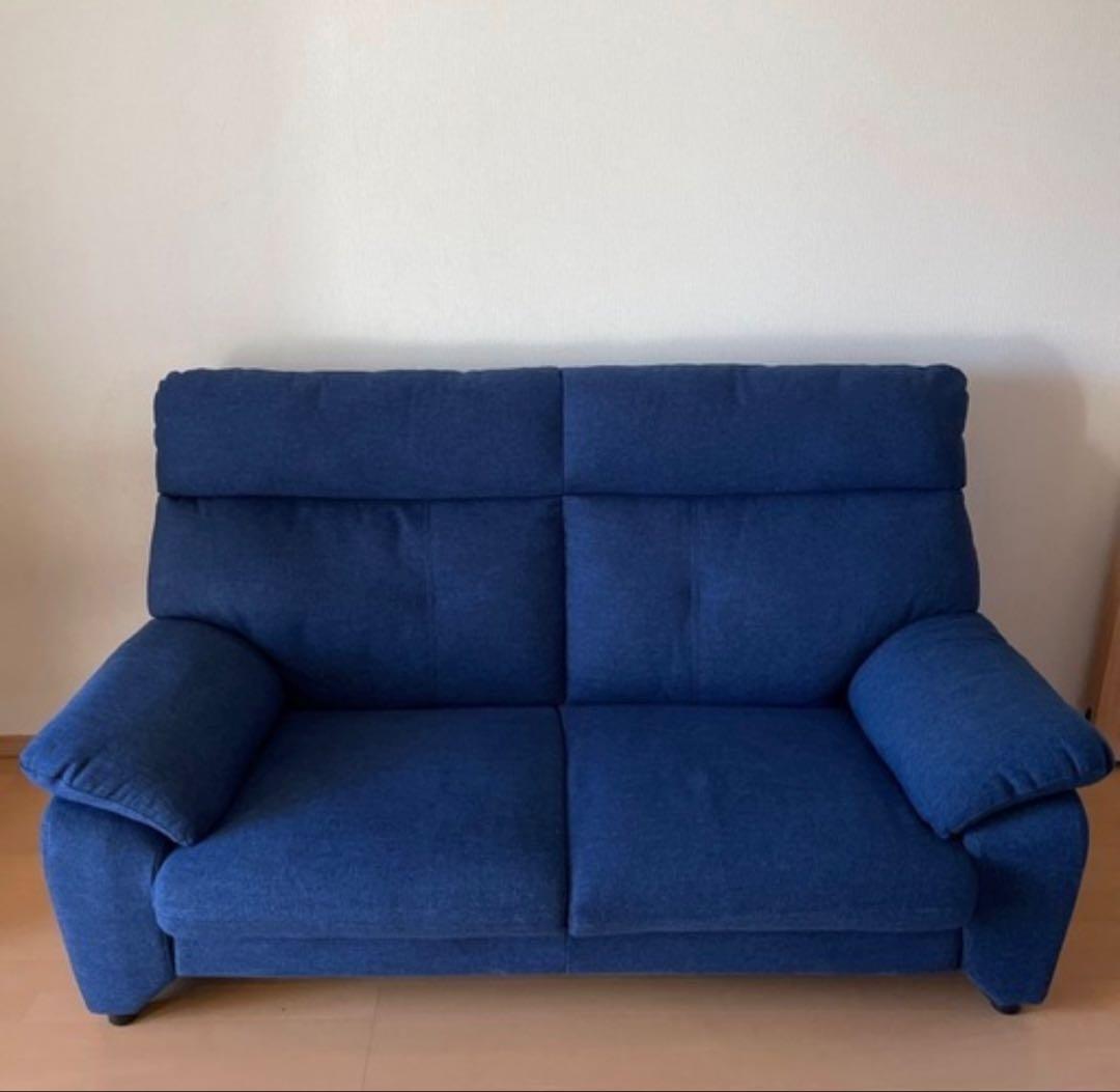 引き取り限定　2〜3人掛けソファ