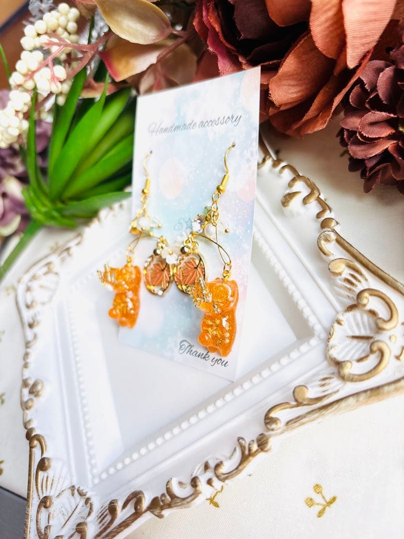 NO.443 ピアス　イヤリング　チャーム　レジンぐでねこ　紅葉