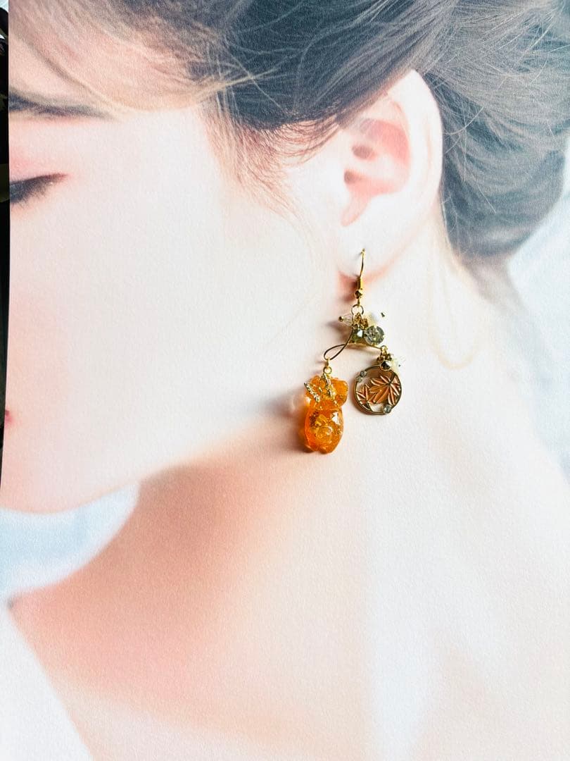 NO.443 ピアス　イヤリング　チャーム　レジンぐでねこ　紅葉