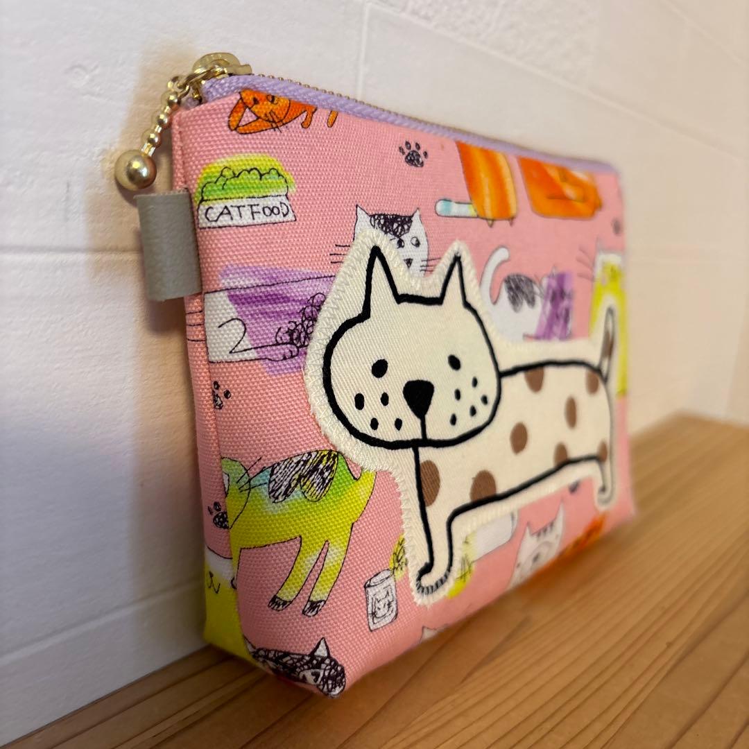 感謝価格　SALE 猫柄　16cmファスナーポーチ　人気　ハンドメイド