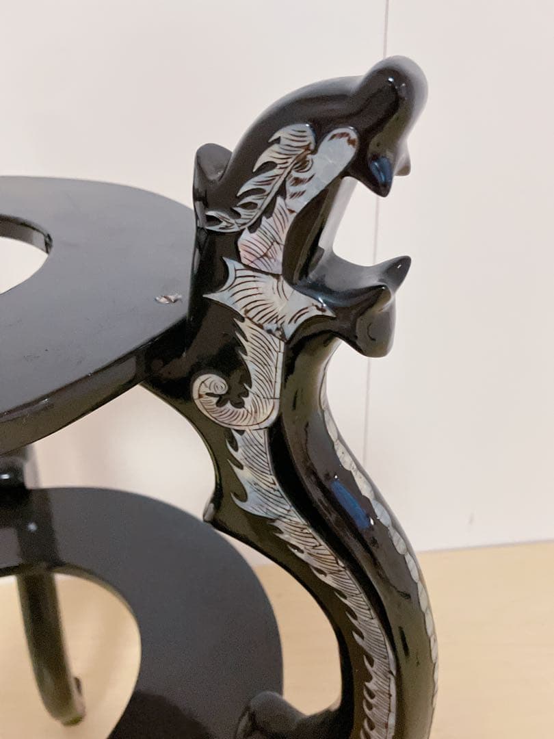 アンティーク調　飾り棚　花台　猫脚　螺鈿細工　サイドテーブル