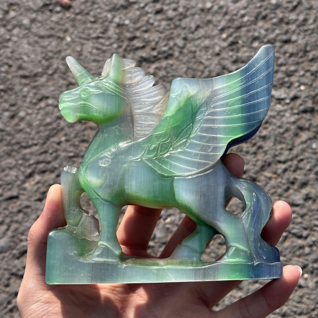 天然石猫目石のユニコーン　置物　ご購入前に在庫確認必要G.281