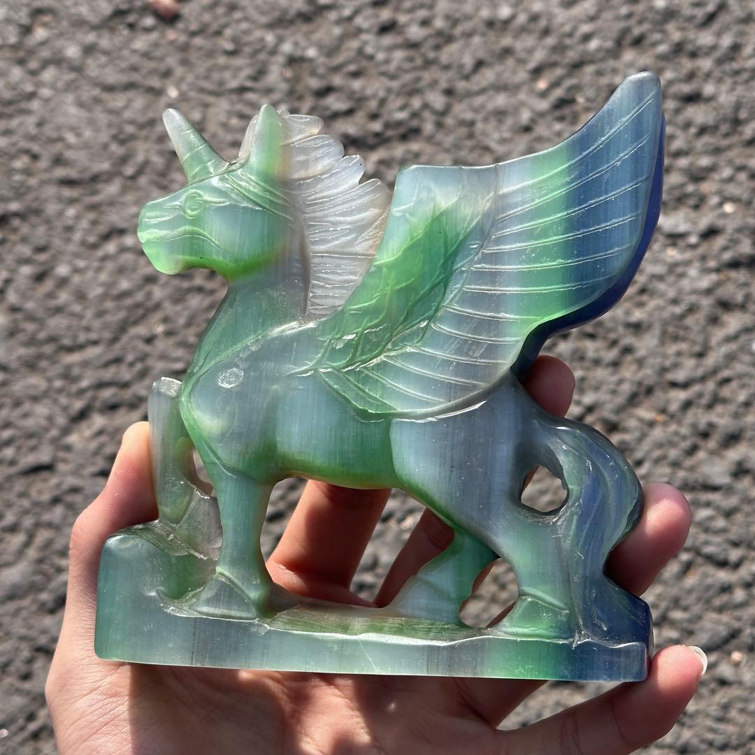 天然石猫目石のユニコーン　置物　ご購入前に在庫確認必要G.281