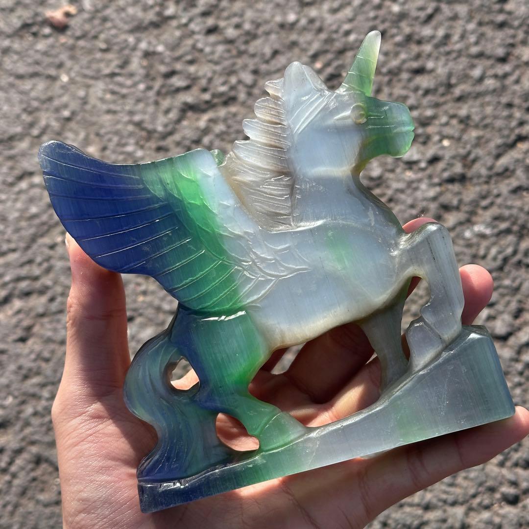 天然石猫目石のユニコーン　置物　ご購入前に在庫確認必要G.281