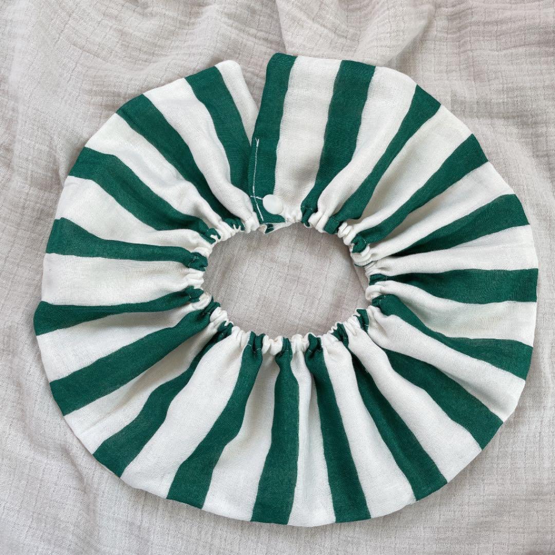 ★グリーンストライプ×白ゴマおむすび★ ハンドメイド　リバーシブル　スタイ