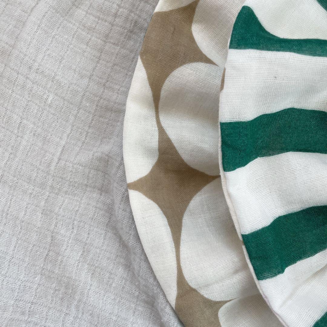 ★グリーンストライプ×白ゴマおむすび★ ハンドメイド　リバーシブル　スタイ