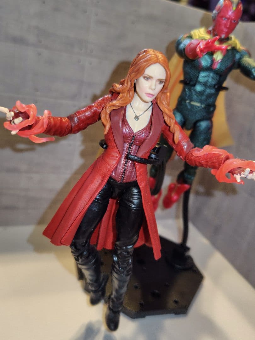 MARVEL LEGENDS　スカーレット・ウィッチ　ヴィジョン
