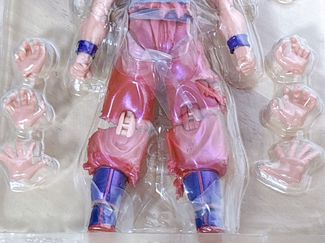S.H.Figuartsスーパーサイヤ人ゴッドスーパーサイヤ人　孫悟空 界王拳