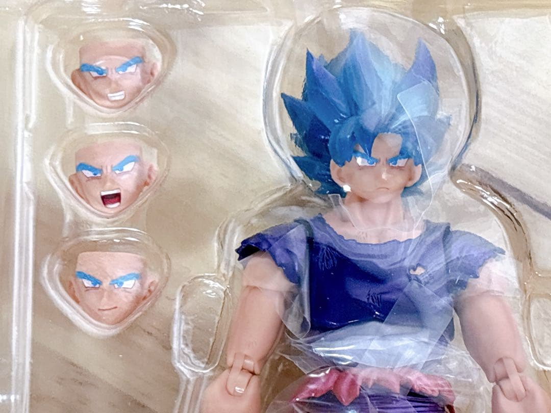 S.H.Figuartsスーパーサイヤ人ゴッドスーパーサイヤ人　孫悟空 界王拳