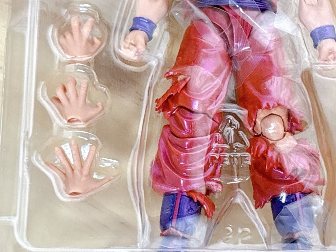 S.H.Figuartsスーパーサイヤ人ゴッドスーパーサイヤ人　孫悟空 界王拳