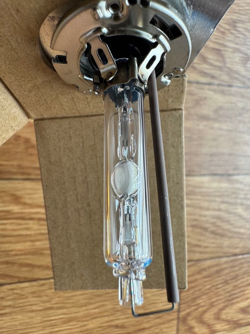 ベンツ W204 PHILIPS D1S HID 85V 35W 4200K - メルカリ