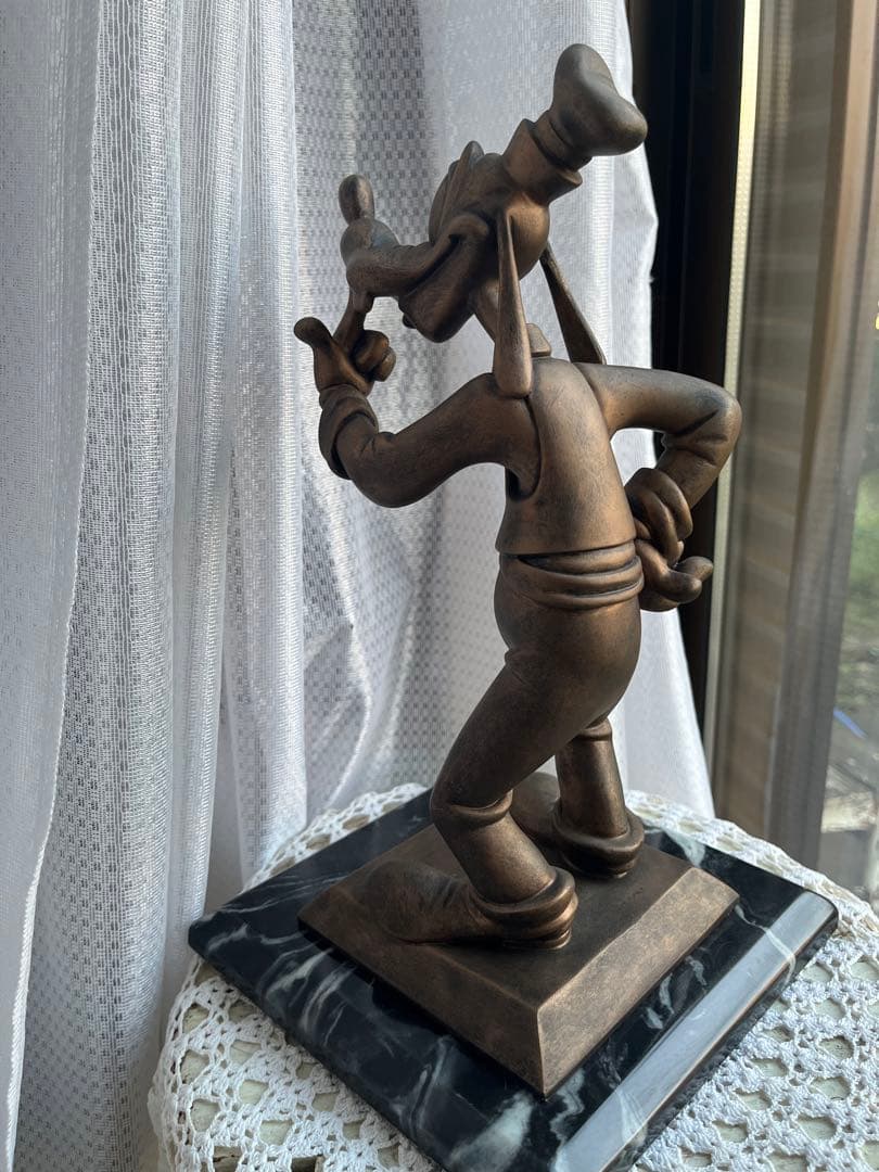 グーフィーブロンズ像レア