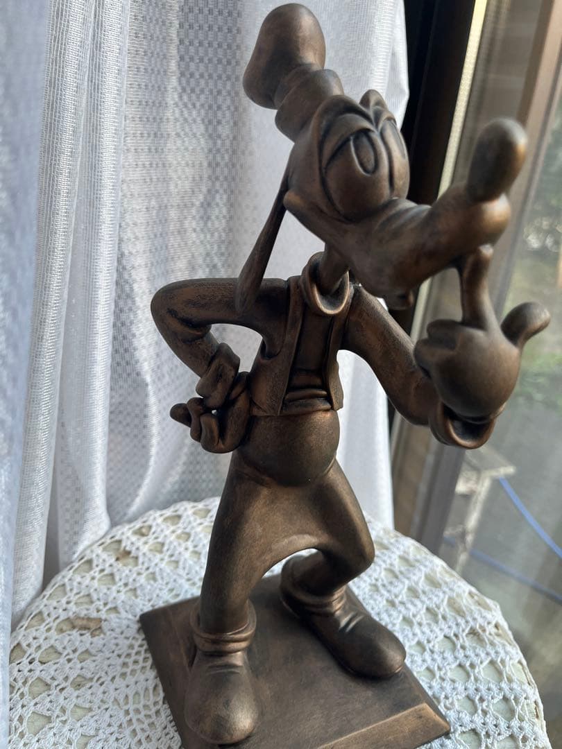 グーフィーブロンズ像レア