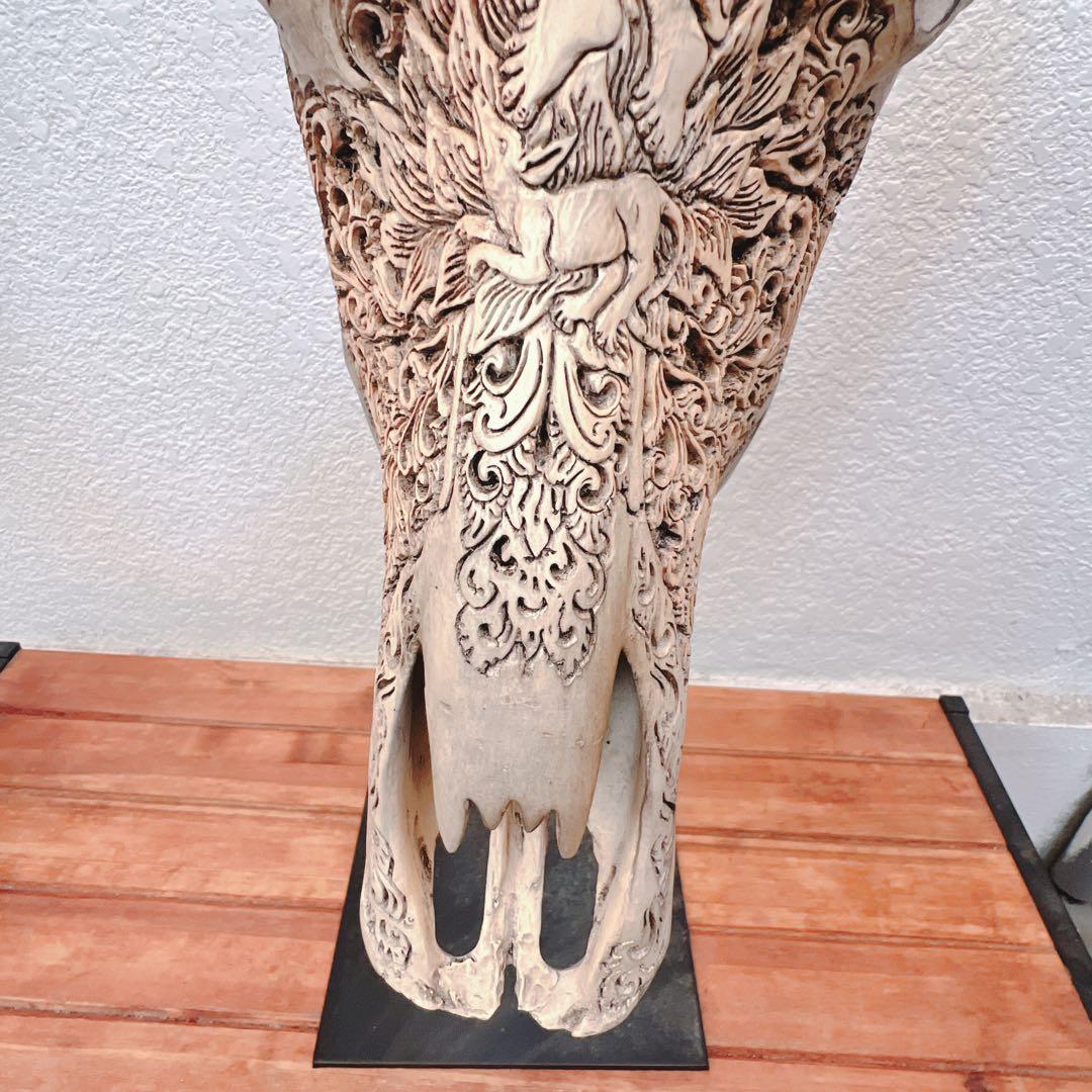 バッファロースカル　牛頭蓋骨　壁掛け彫像