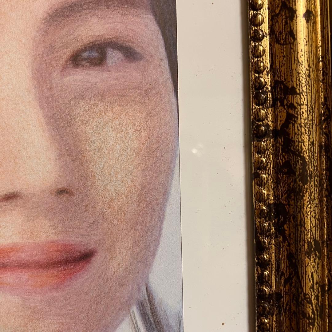 女優画29 額装品　額縁寸法32.7cm×24.0cm　カラー着色　定款付