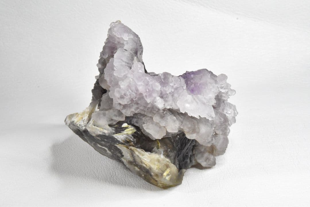 ブラジルミナスジェライス州産 スモーキークォーツ上のローズクォーツ