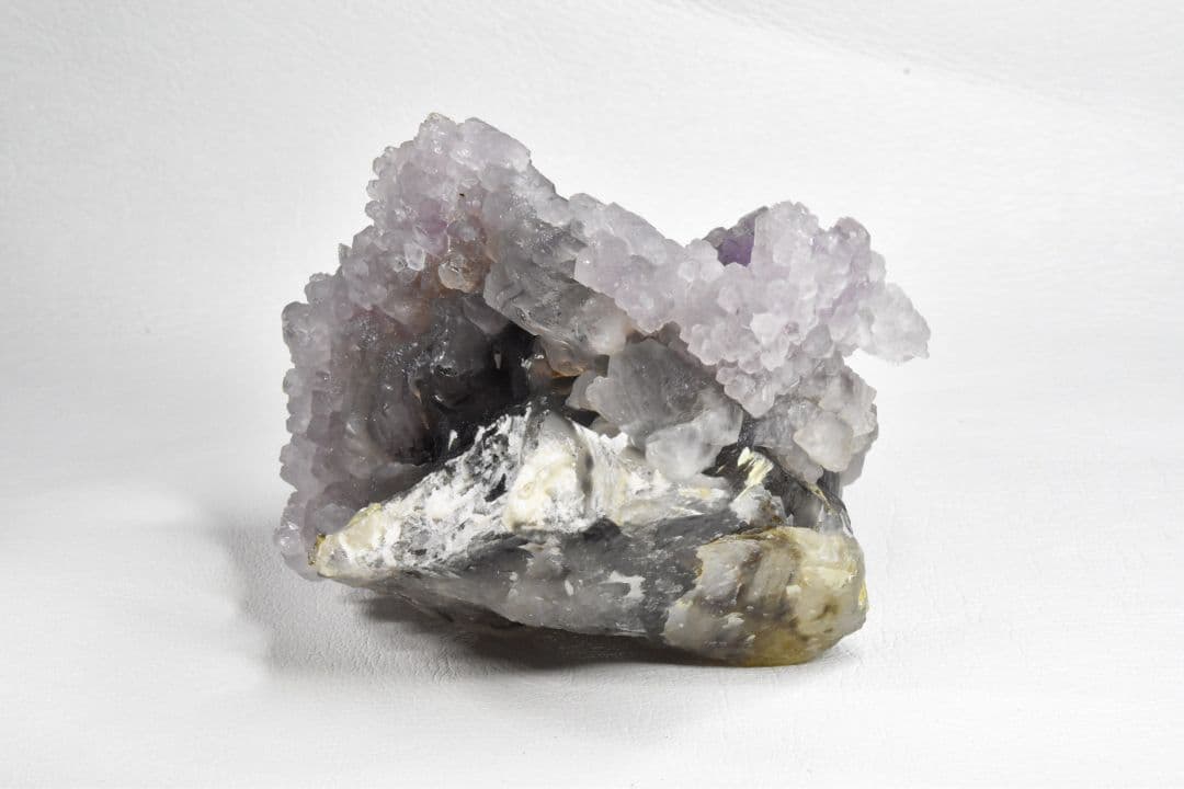 ブラジルミナスジェライス州産 スモーキークォーツ上のローズクォーツ