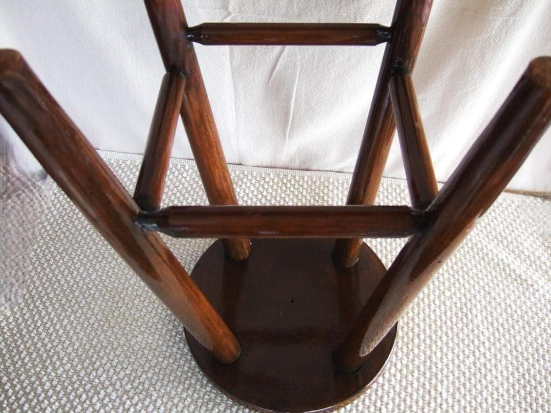 レトロ　木製無垢材　くさび止め　丸椅子　ウォールナットカラー　スツール　楔クサビ