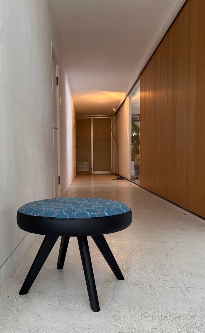 ミナペルホネン“タンバリン／本革で設えたスツール②”