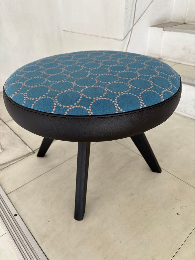 ミナペルホネン“タンバリン／本革で設えたスツール②”