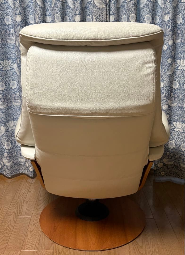 ま*う様 カリモク ザ・ファースト リクライニングチェア オットマン付