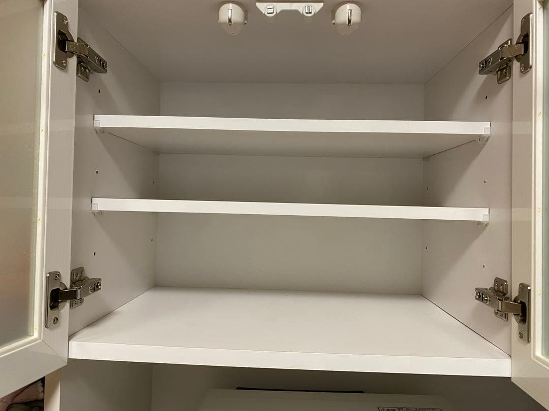 ⭐︎引取限定⭐︎食器棚（耐震突っ張りポール付き）