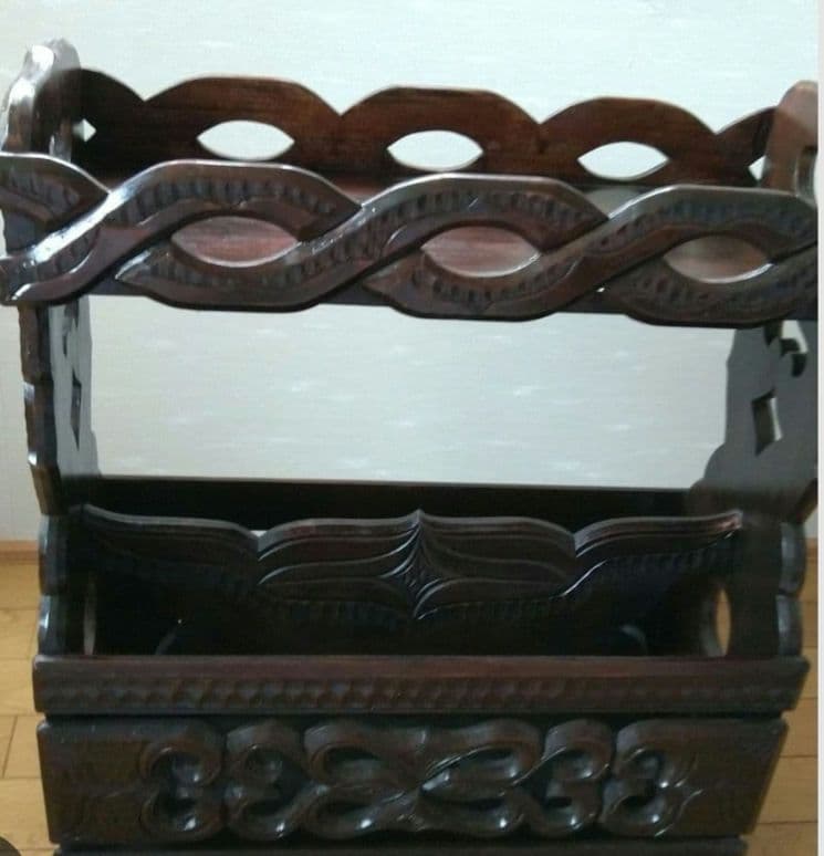 アイヌ模様 木製マガジンラック