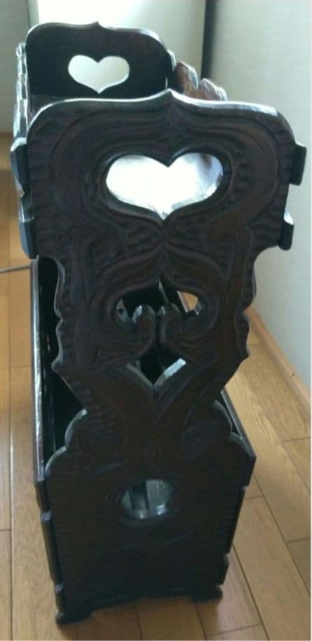 アイヌ模様 木製マガジンラック