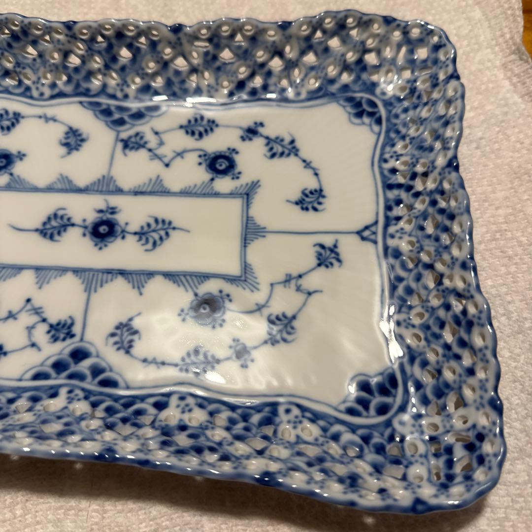 ロイヤルコペンハーゲンブルーフルーテッドフルレーススクエアトレイ