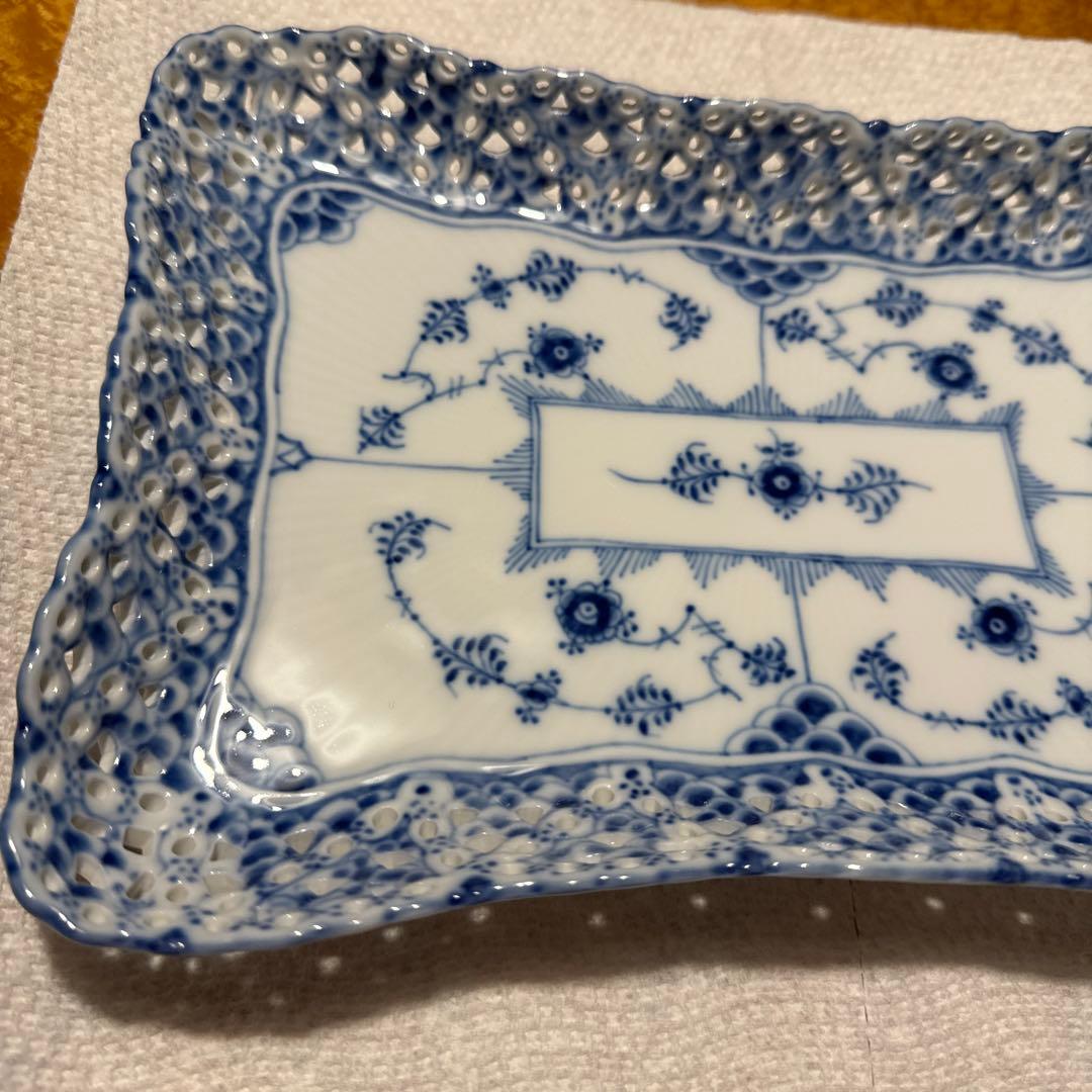 ロイヤルコペンハーゲンブルーフルーテッドフルレーススクエアトレイ