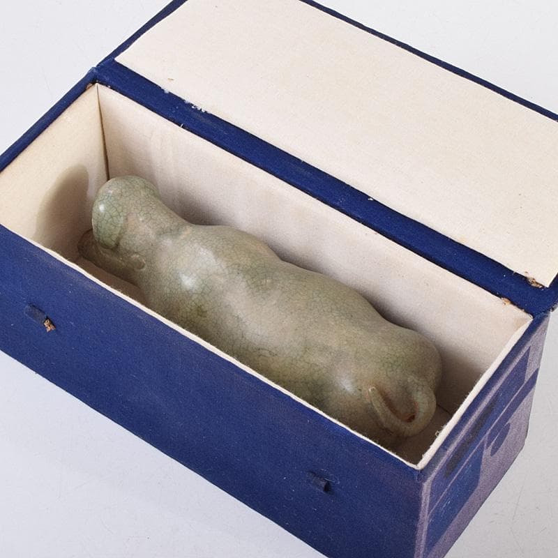 中国 龍泉窯 青磁 神獣 牛 置物 C R9319 - メルカリ