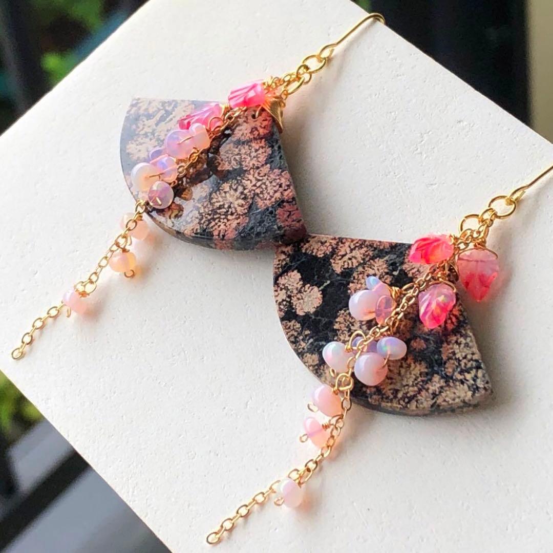 天然石♡レア♡桜舞散るレッドスノーフレークオブシディアンのピアス14kgf