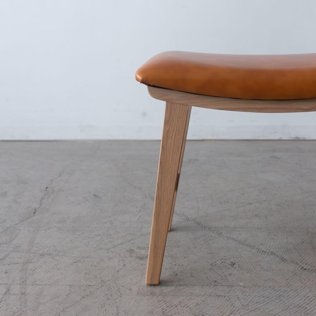 ブラウンレザー スツール 木製脚