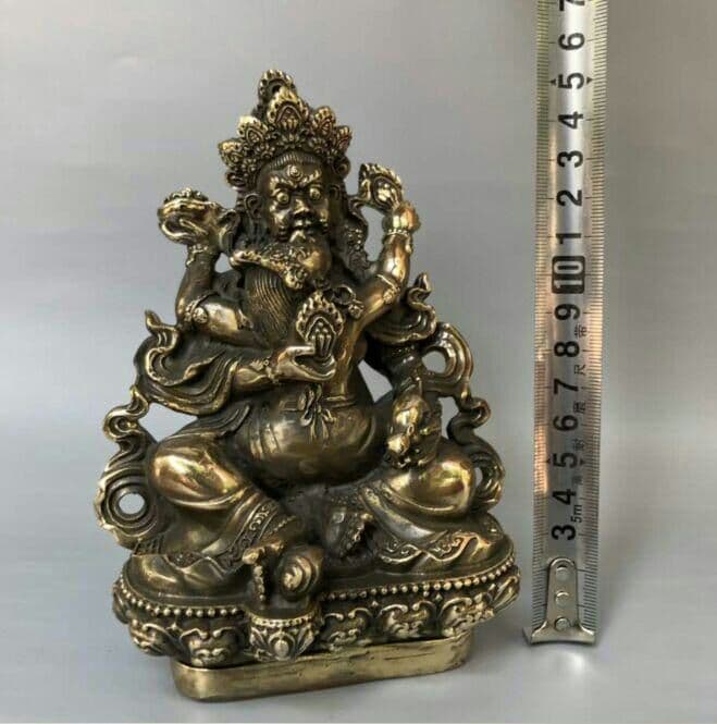 古を模して純銅黄財神仏像を並べて招財納福を祀る