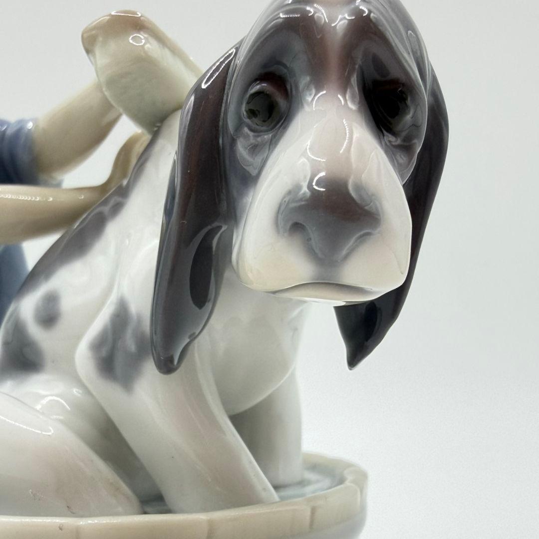 リヤドロ 陶器 フィギュリン きれいにしましょうね 少女と犬 置物