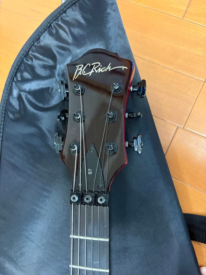 B.C.Rich Mockingbird ST エレキ ギター