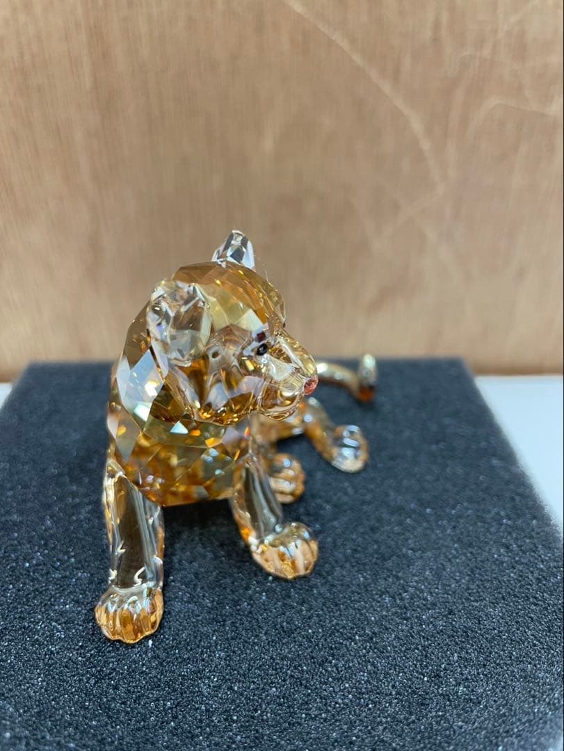 スワロフスキークリスタルガラス 虎の赤ちゃん フィギュア 1個