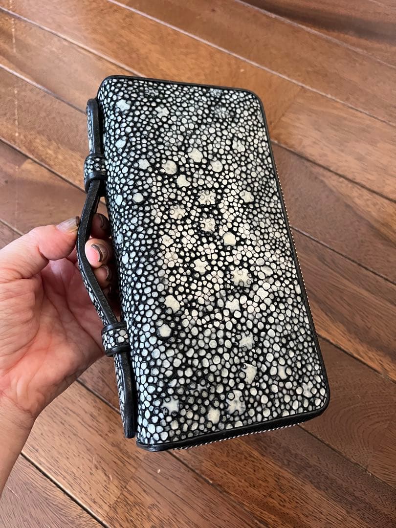 スタースティングレイ 長財布 クラッチバッグ 一枚革 梅花皮 とにかく大容量