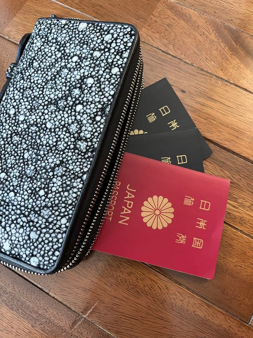 スタースティングレイ 長財布 クラッチバッグ 一枚革 梅花皮 とにかく大容量