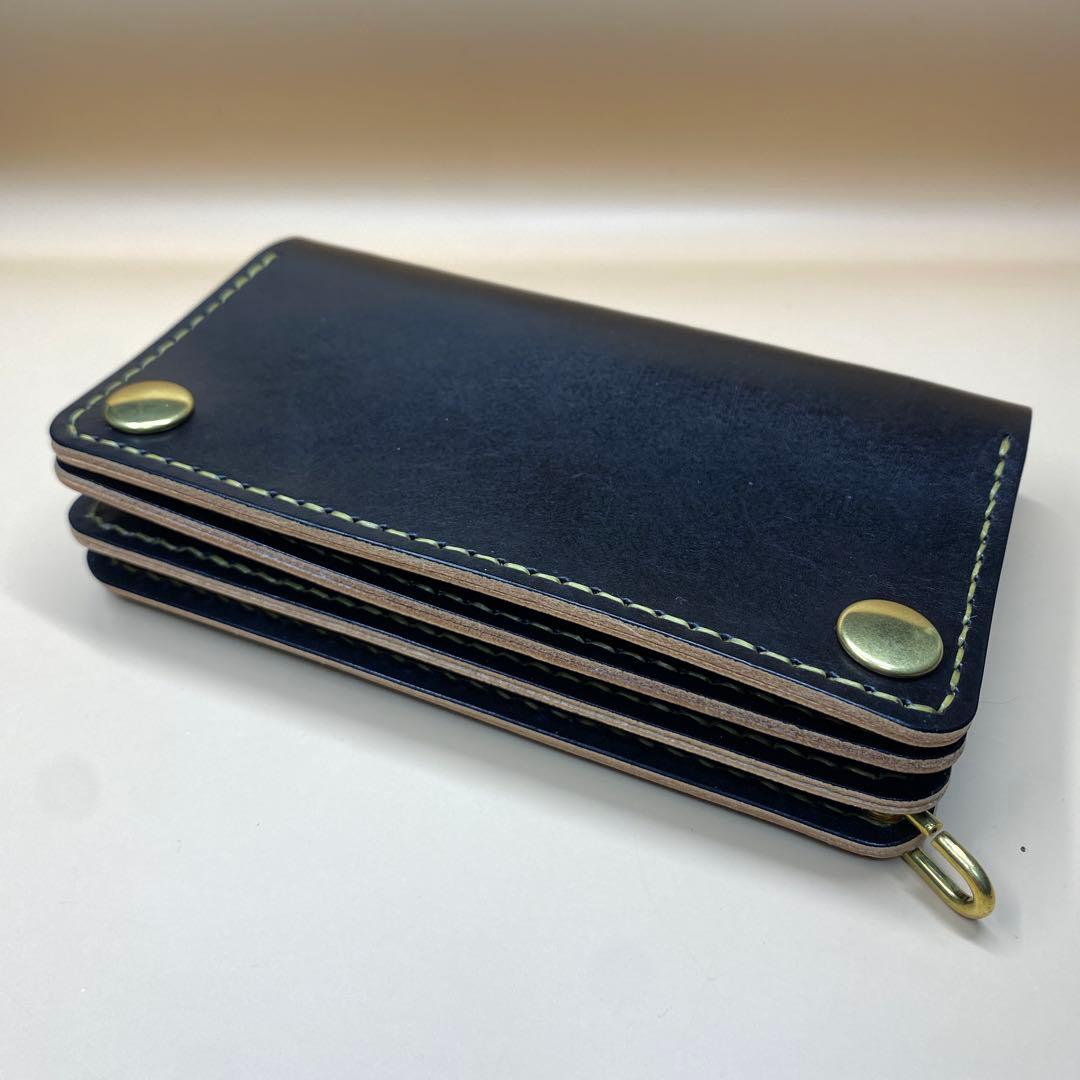 【無骨×上質】3層 丘染めブラック／ミドルトラッカーウォレットMTW