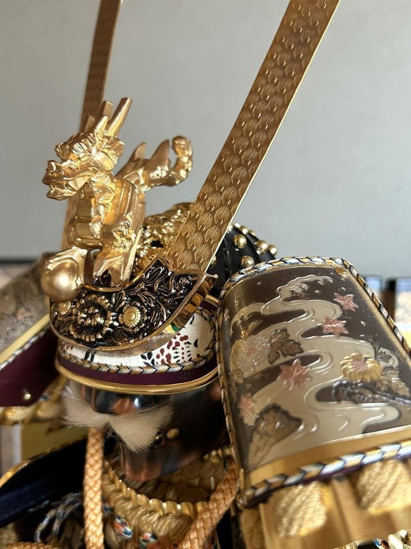 鈴木利光　大鎧飾　五月人形　鎧兜　正絹　金箔　台座付き　久月　伝統工芸品