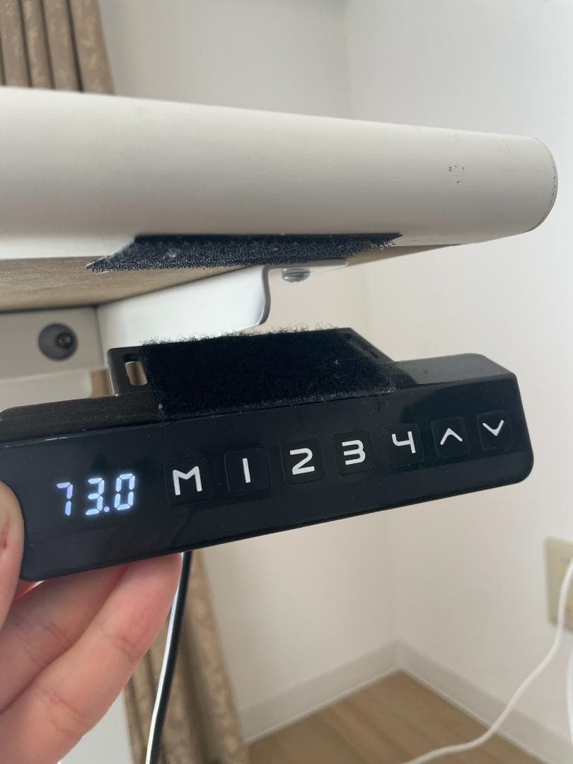 【特価】電動昇降式デスク 天板140×70cm 高さ73～120cm ホワイト