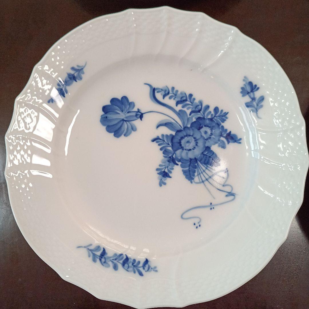 1970購入なのでレアで結構美品。ロイヤルコペンハーゲン 青い花柄皿 4枚セット