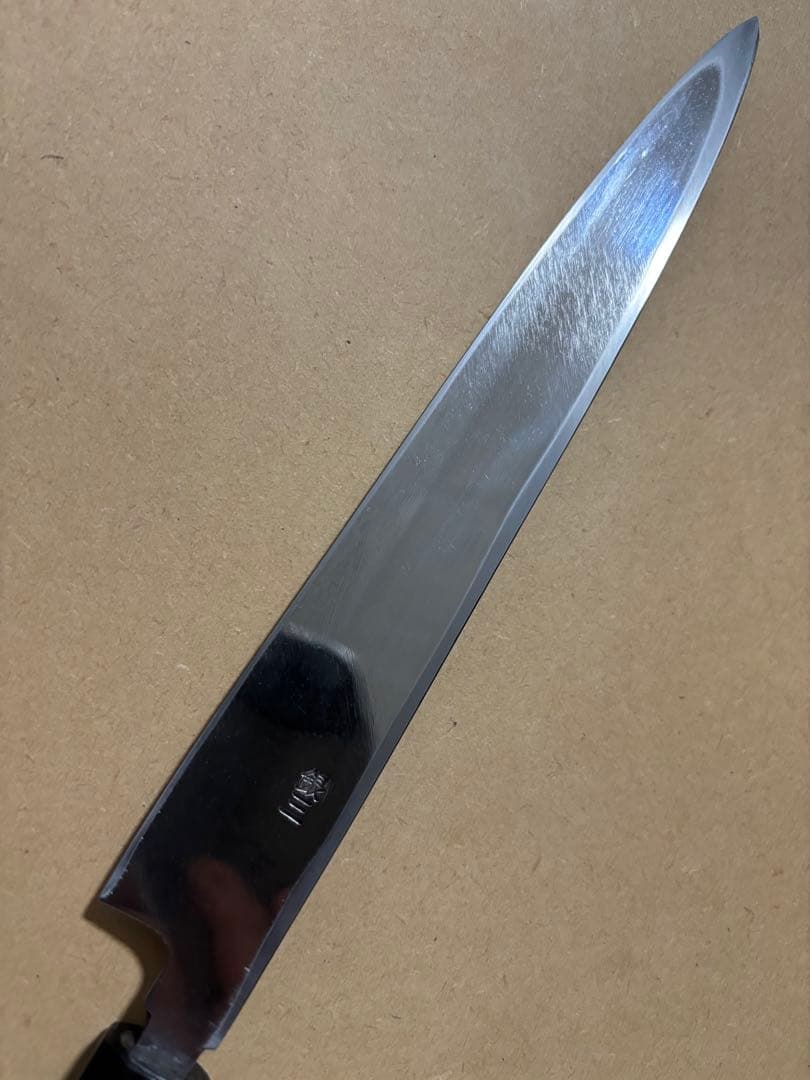 一刀斎虎徹　9寸（270mm）　柳刃包丁　鏡面仕上げ