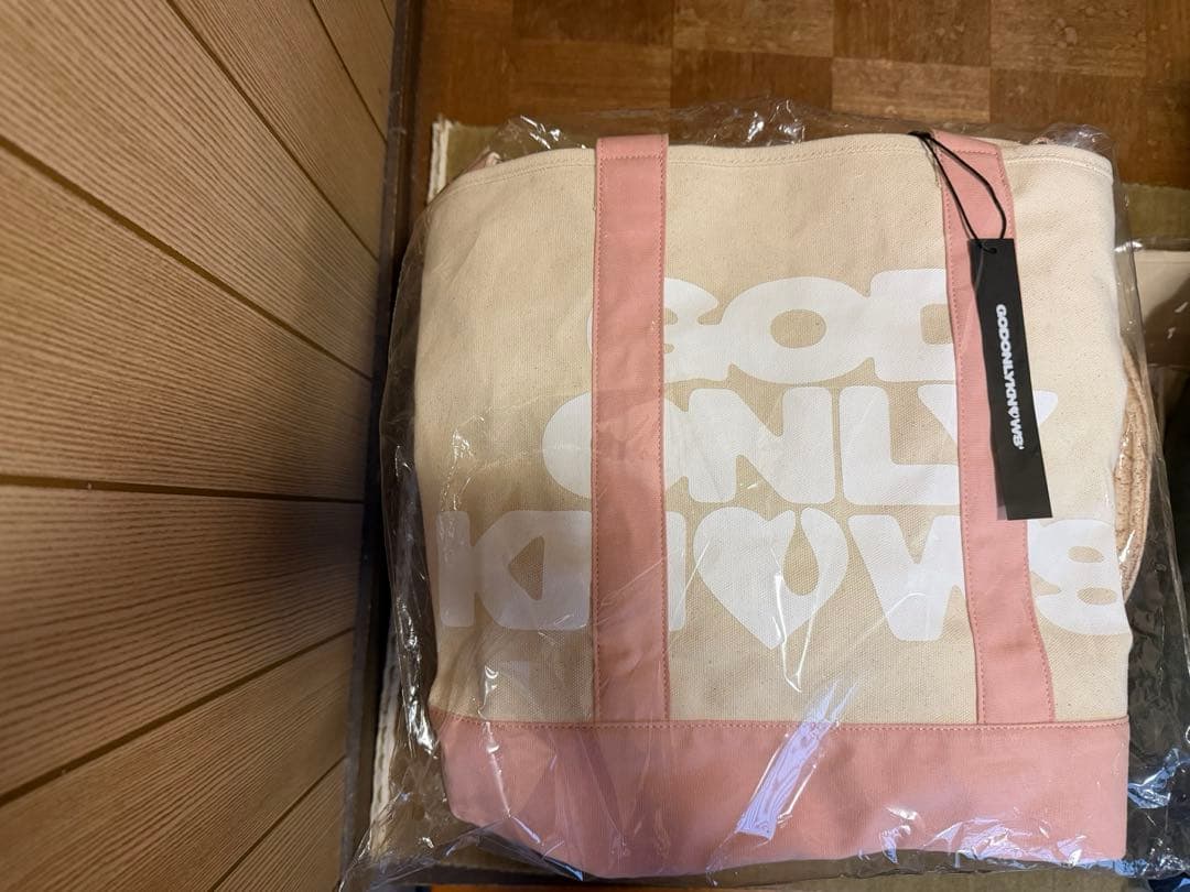 岩田剛典 GOD ONLY KNOWS トートバッグ ピンク - メルカリ