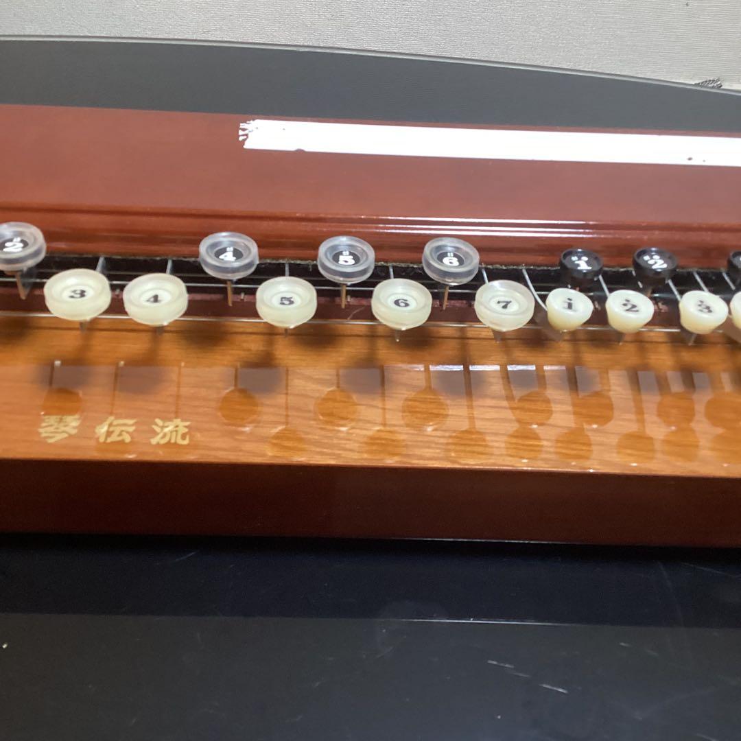 美品】大正琴 琴伝流 テナー かえで ハードケース付 - メルカリ