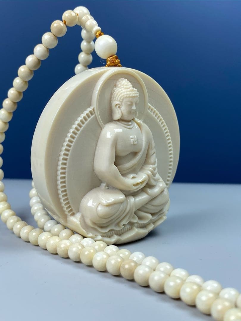 天然マンモス牙美しい手作り彫刻 阿弥陀仏 ペンダント