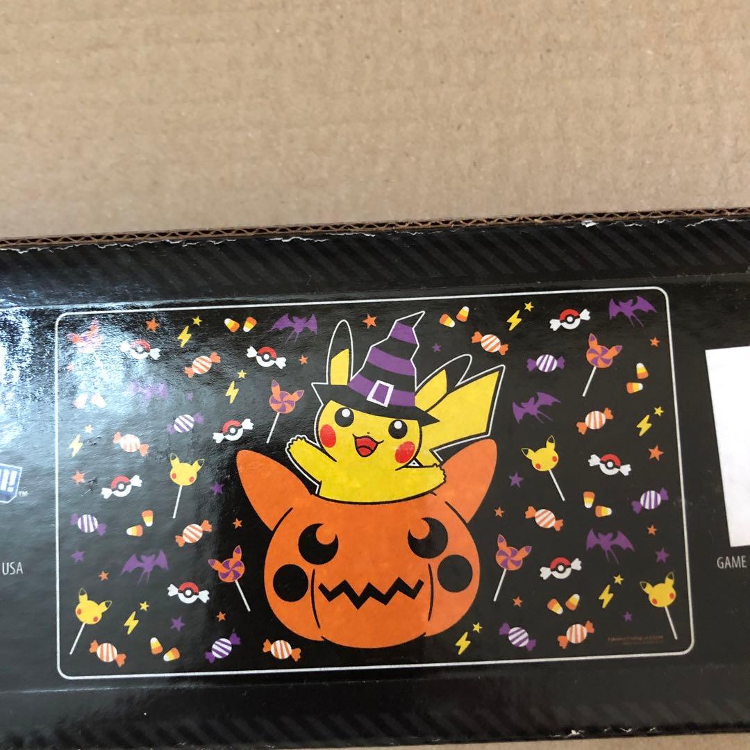 【海外ポケセン限定】新品　プレイマット ハロウィン　ピカチュウ